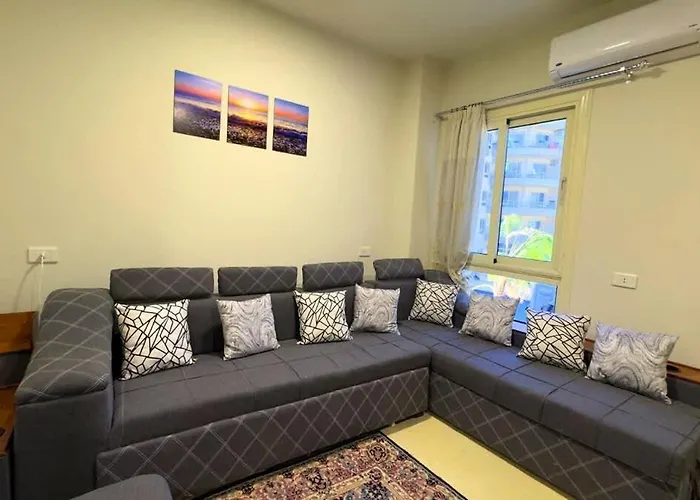Apartment Stylish With & Pool Access *