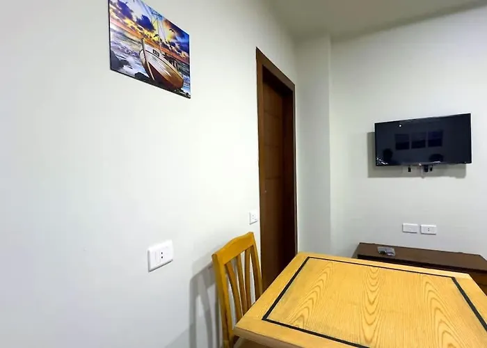 Apartment Stylish With & Pool Access *