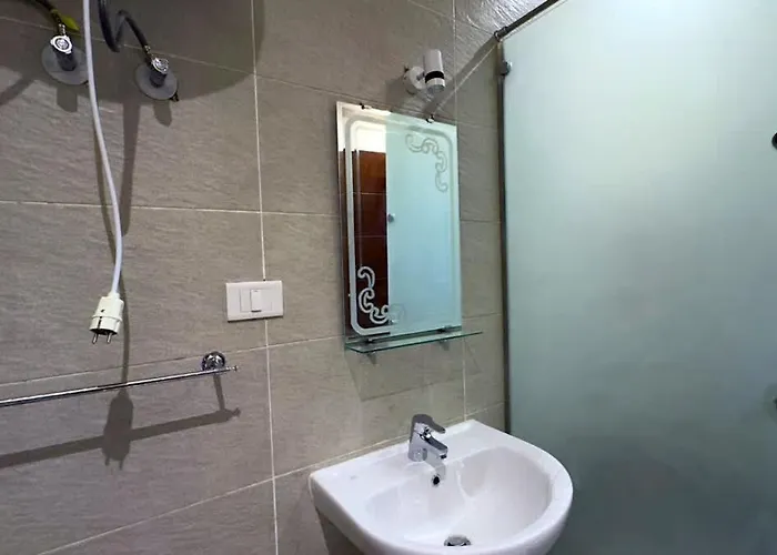 Stylish With & Pool Access Apartment *